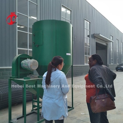 Μηχανή ανάμιξης και άλεσης 1000kg χωρητικότητα Σιδηροτροφείο πουλερικών για ζωοτροφές Doris